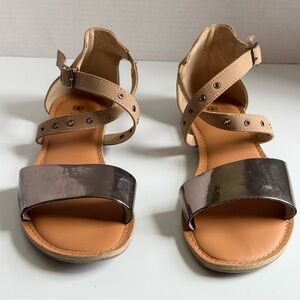 Cushion Walk Criss Cross Comfort Flat Size 9